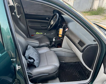 Зеленый Фольксваген Бора, объемом двигателя 1.9 л и пробегом 351 тыс. км за 4500 $, фото 6 на Automoto.ua