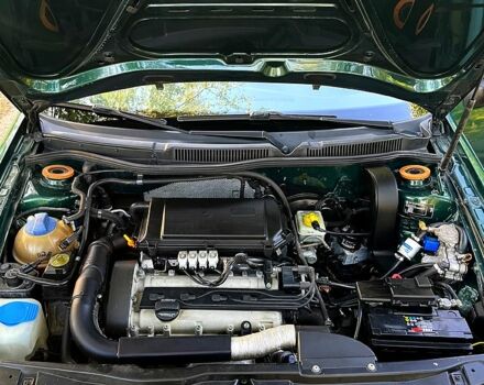 Зелений Фольксваген Бора, об'ємом двигуна 1.6 л та пробігом 240 тис. км за 4100 $, фото 8 на Automoto.ua