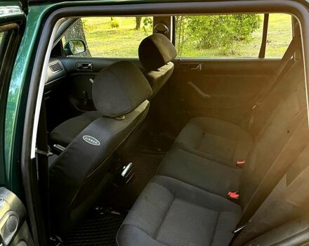 Зелений Фольксваген Бора, об'ємом двигуна 1.6 л та пробігом 240 тис. км за 4100 $, фото 5 на Automoto.ua