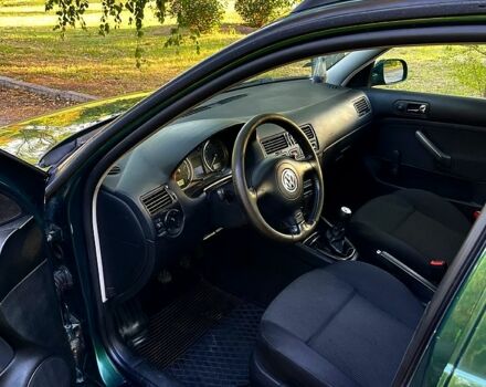 Зелений Фольксваген Бора, об'ємом двигуна 1.6 л та пробігом 240 тис. км за 4100 $, фото 4 на Automoto.ua