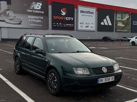 Зелений Фольксваген Бора, об'ємом двигуна 1.98 л та пробігом 219 тис. км за 3600 $, фото 1 на Automoto.ua