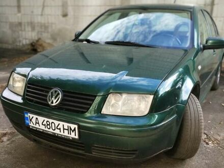 Зеленый Фольксваген Бора, объемом двигателя 1.6 л и пробегом 325 тыс. км за 2900 $, фото 1 на Automoto.ua