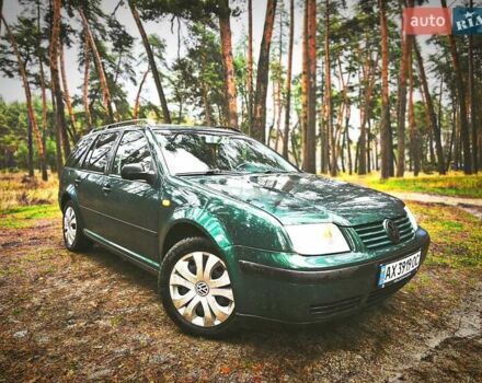 Зеленый Фольксваген Бора, объемом двигателя 1.6 л и пробегом 273 тыс. км за 3800 $, фото 1 на Automoto.ua