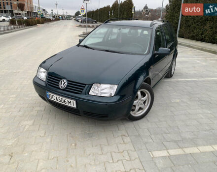 Зеленый Фольксваген Бора, объемом двигателя 1.6 л и пробегом 373 тыс. км за 3750 $, фото 1 на Automoto.ua