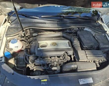 Білий Фольксваген CC / Passat CC, об'ємом двигуна 2 л та пробігом 285 тис. км за 7500 $, фото 6 на Automoto.ua
