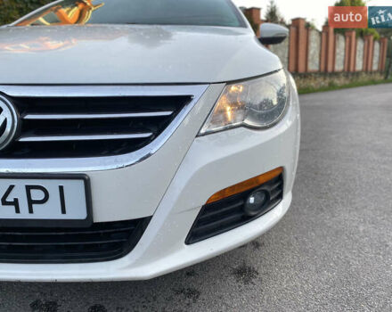 Фольксваген CC / Passat CC 2010 в Виннице на Automoto.ua Белый Фольксваген CC / Passat CC, объемом двигателя 1.98 л и пробегом 214 тыс. км за 7700 $, фото 3 на Automoto.ua