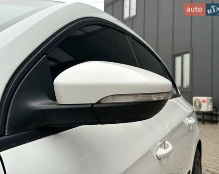 Білий Фольксваген CC / Passat CC, об'ємом двигуна 2 л та пробігом 172 тис. км за 9640 $, фото 13 на Automoto.ua