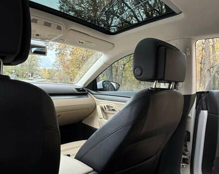 Фольксваген CC / Passat CC 2012 у Києві на Automoto.ua Білий Фольксваген CC / Passat CC, об'ємом двигуна 1.98 л та пробігом 268 тис. км за 9400 $, фото 13 на Automoto.ua