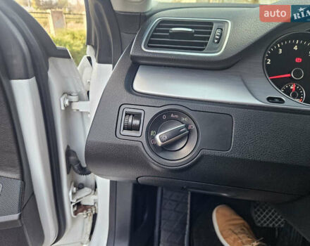 Белый Фольксваген CC / Passat CC, объемом двигателя 1.8 л и пробегом 208 тыс. км за 10500 $, фото 12 на Automoto.ua