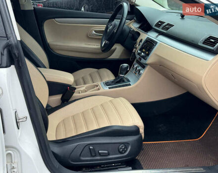 Білий Фольксваген CC / Passat CC, об'ємом двигуна 2 л та пробігом 268 тис. км за 12790 $, фото 22 на Automoto.ua