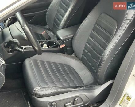 Білий Фольксваген CC / Passat CC, об'ємом двигуна 2 л та пробігом 223 тис. км за 11440 $, фото 8 на Automoto.ua