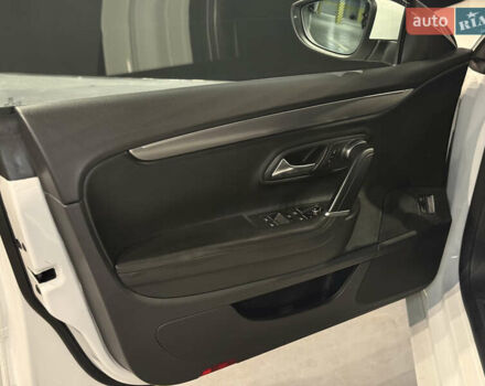 Белый Фольксваген CC / Passat CC, объемом двигателя 2 л и пробегом 182 тыс. км за 13000 $, фото 19 на Automoto.ua