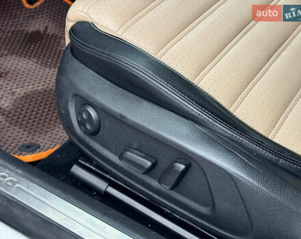 Білий Фольксваген CC / Passat CC, об'ємом двигуна 2 л та пробігом 268 тис. км за 12790 $, фото 14 на Automoto.ua