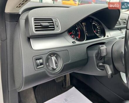 Фольксваген CC / Passat CC 2013 в Одессе на Automoto.ua Белый Фольксваген CC / Passat CC, объемом двигателя 1.98 л и пробегом 212 тыс. км за 10999 $, фото 9 на Automoto.ua