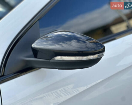 Фольксваген CC / Passat CC 2015 в Могилев-Подольском на Automoto.ua Белый Фольксваген CC / Passat CC, объемом двигателя 1.98 л и пробегом 209 тыс. км за 11500 $, фото 27 на Automoto.ua