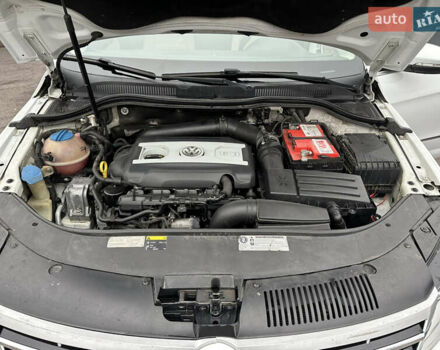 Белый Фольксваген CC / Passat CC, объемом двигателя 1.98 л и пробегом 101 тыс. км за 15000 $, фото 14 на Automoto.ua