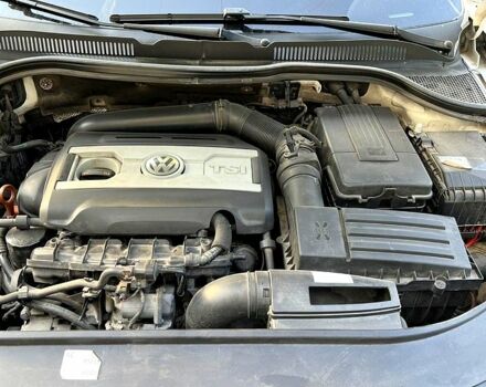 Білий Фольксваген CC, об'ємом двигуна 2 л та пробігом 139 тис. км за 10000 $, фото 4 на Automoto.ua