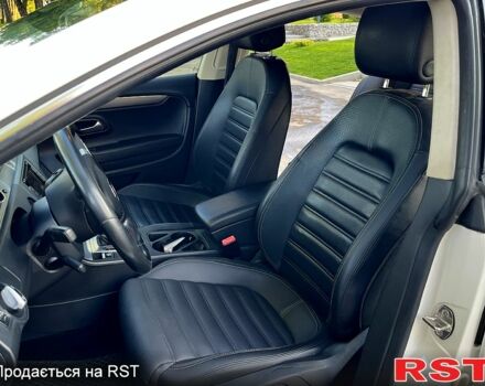 Білий Фольксваген CC, об'ємом двигуна 2 л та пробігом 237 тис. км за 9700 $, фото 10 на Automoto.ua