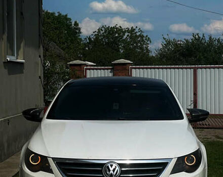 Белый Фольксваген CC / Passat CC, объемом двигателя 1.97 л и пробегом 304 тыс. км за 11500 $, фото 1 на Automoto.ua