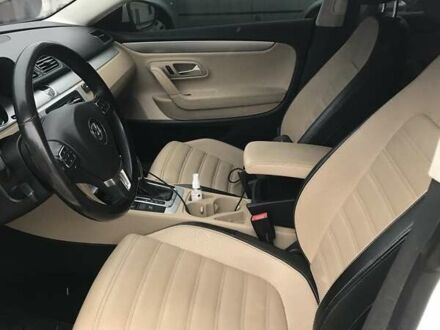 Белый Фольксваген CC / Passat CC, объемом двигателя 2 л и пробегом 236 тыс. км за 9500 $, фото 1 на Automoto.ua