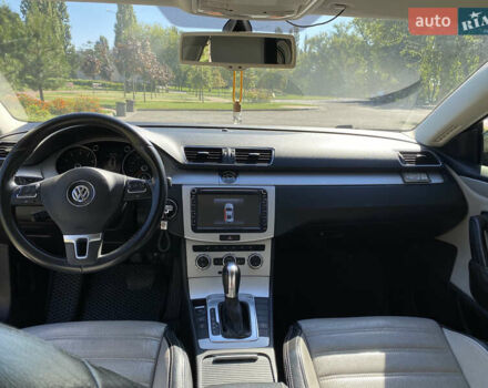 Бежевий Фольксваген CC / Passat CC, об'ємом двигуна 1.8 л та пробігом 210 тис. км за 10000 $, фото 10 на Automoto.ua