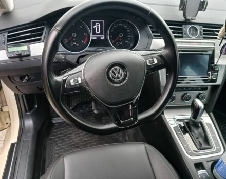 Бежевый Фольксваген СС, объемом двигателя 2 л и пробегом 300 тыс. км за 15500 $, фото 9 на Automoto.ua