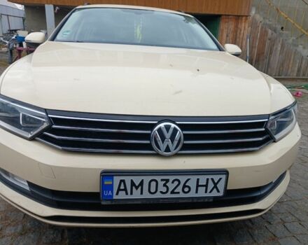 Бежевый Фольксваген СС, объемом двигателя 2 л и пробегом 300 тыс. км за 15500 $, фото 1 на Automoto.ua