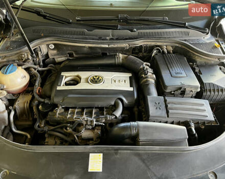 Серый Фольксваген CC / Passat CC, объемом двигателя 1.98 л и пробегом 176 тыс. км за 8200 $, фото 13 на Automoto.ua