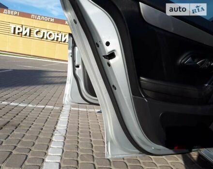 Сірий Фольксваген CC / Passat CC, об'ємом двигуна 1.98 л та пробігом 255 тис. км за 11000 $, фото 17 на Automoto.ua