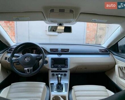 Серый Фольксваген CC / Passat CC, объемом двигателя 2 л и пробегом 220 тыс. км за 12000 $, фото 4 на Automoto.ua