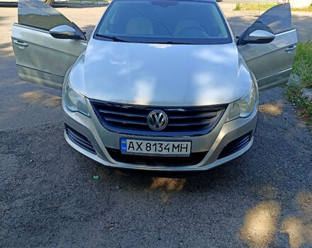 Серый Фольксваген CC, объемом двигателя 2 л и пробегом 260 тыс. км за 8000 $, фото 1 на Automoto.ua