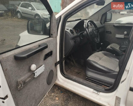 Білий Фольксваген Кадді, об'ємом двигуна 1.97 л та пробігом 288 тис. км за 13000 $, фото 7 на Automoto.ua