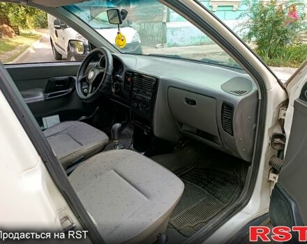 Белый Фольксваген Кадди, объемом двигателя 1.4 л и пробегом 260 тыс. км за 2450 $, фото 6 на Automoto.ua