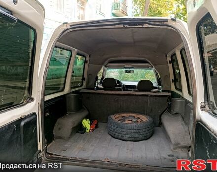 Белый Фольксваген Кадди, объемом двигателя 1.4 л и пробегом 260 тыс. км за 2450 $, фото 8 на Automoto.ua