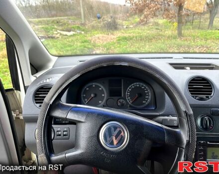 Белый Фольксваген Кадди, объемом двигателя 2 л и пробегом 315 тыс. км за 3500 $, фото 1 на Automoto.ua