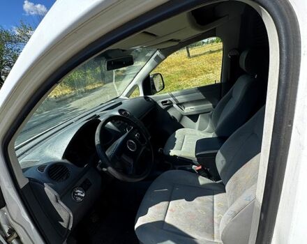 Белый Фольксваген Кадди, объемом двигателя 1.6 л и пробегом 282 тыс. км за 4300 $, фото 2 на Automoto.ua