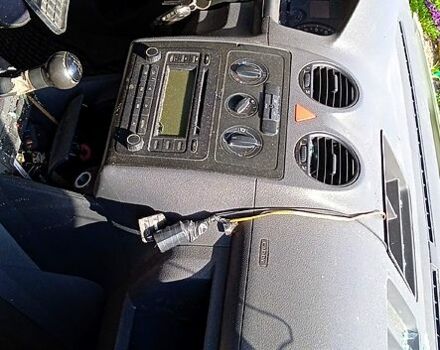 Белый Фольксваген Кадди, объемом двигателя 2 л и пробегом 300 тыс. км за 2400 $, фото 5 на Automoto.ua