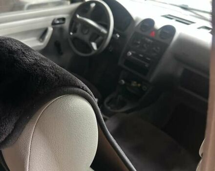 Белый Фольксваген Кадди, объемом двигателя 2 л и пробегом 400 тыс. км за 3600 $, фото 17 на Automoto.ua