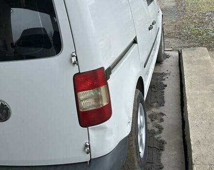 Белый Фольксваген Кадди, объемом двигателя 2 л и пробегом 400 тыс. км за 3600 $, фото 48 на Automoto.ua