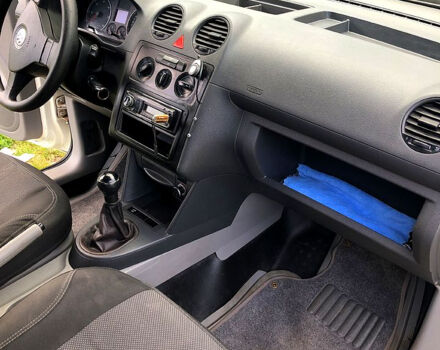 Белый Фольксваген Кадди, объемом двигателя 2 л и пробегом 358 тыс. км за 4900 $, фото 9 на Automoto.ua