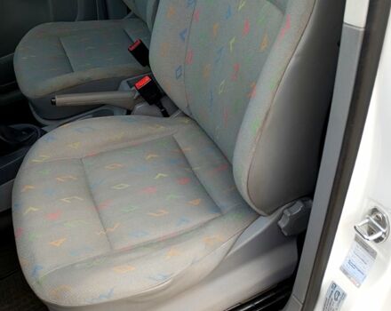 Білий Фольксваген Кадді, об'ємом двигуна 2 л та пробігом 267 тис. км за 6300 $, фото 5 на Automoto.ua