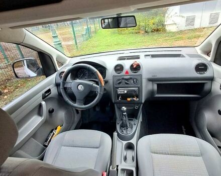 Белый Фольксваген Кадди, объемом двигателя 1.4 л и пробегом 157 тыс. км за 5000 $, фото 6 на Automoto.ua