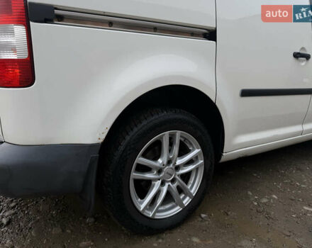 Белый Фольксваген Кадди, объемом двигателя 1.9 л и пробегом 452 тыс. км за 5500 $, фото 3 на Automoto.ua