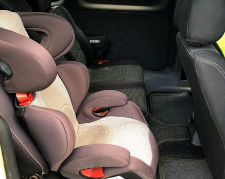 Белый Фольксваген Кадди, объемом двигателя 2 л и пробегом 358 тыс. км за 4900 $, фото 4 на Automoto.ua