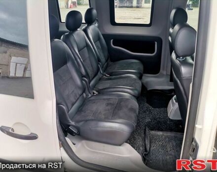 Белый Фольксваген Кадди, объемом двигателя 1.6 л и пробегом 330 тыс. км за 6000 $, фото 7 на Automoto.ua