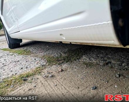 Белый Фольксваген Кадди, объемом двигателя 1.6 л и пробегом 330 тыс. км за 6000 $, фото 3 на Automoto.ua