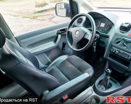 Белый Фольксваген Кадди, объемом двигателя 1.6 л и пробегом 330 тыс. км за 6000 $, фото 4 на Automoto.ua