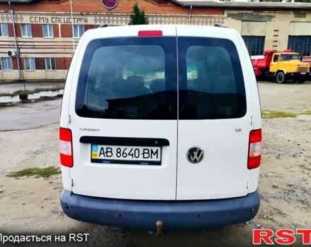 Белый Фольксваген Кадди, объемом двигателя 1.6 л и пробегом 330 тыс. км за 6000 $, фото 5 на Automoto.ua