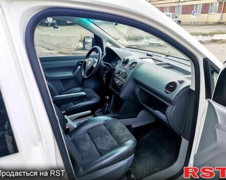 Белый Фольксваген Кадди, объемом двигателя 1.6 л и пробегом 330 тыс. км за 6000 $, фото 6 на Automoto.ua