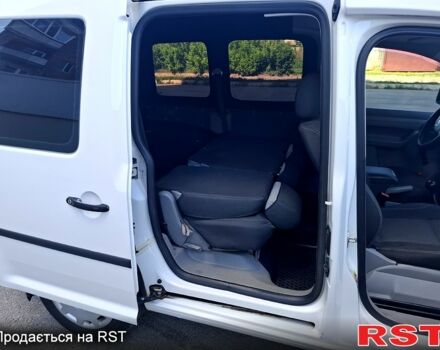 Белый Фольксваген Кадди, объемом двигателя 1.6 л и пробегом 208 тыс. км за 7500 $, фото 2 на Automoto.ua